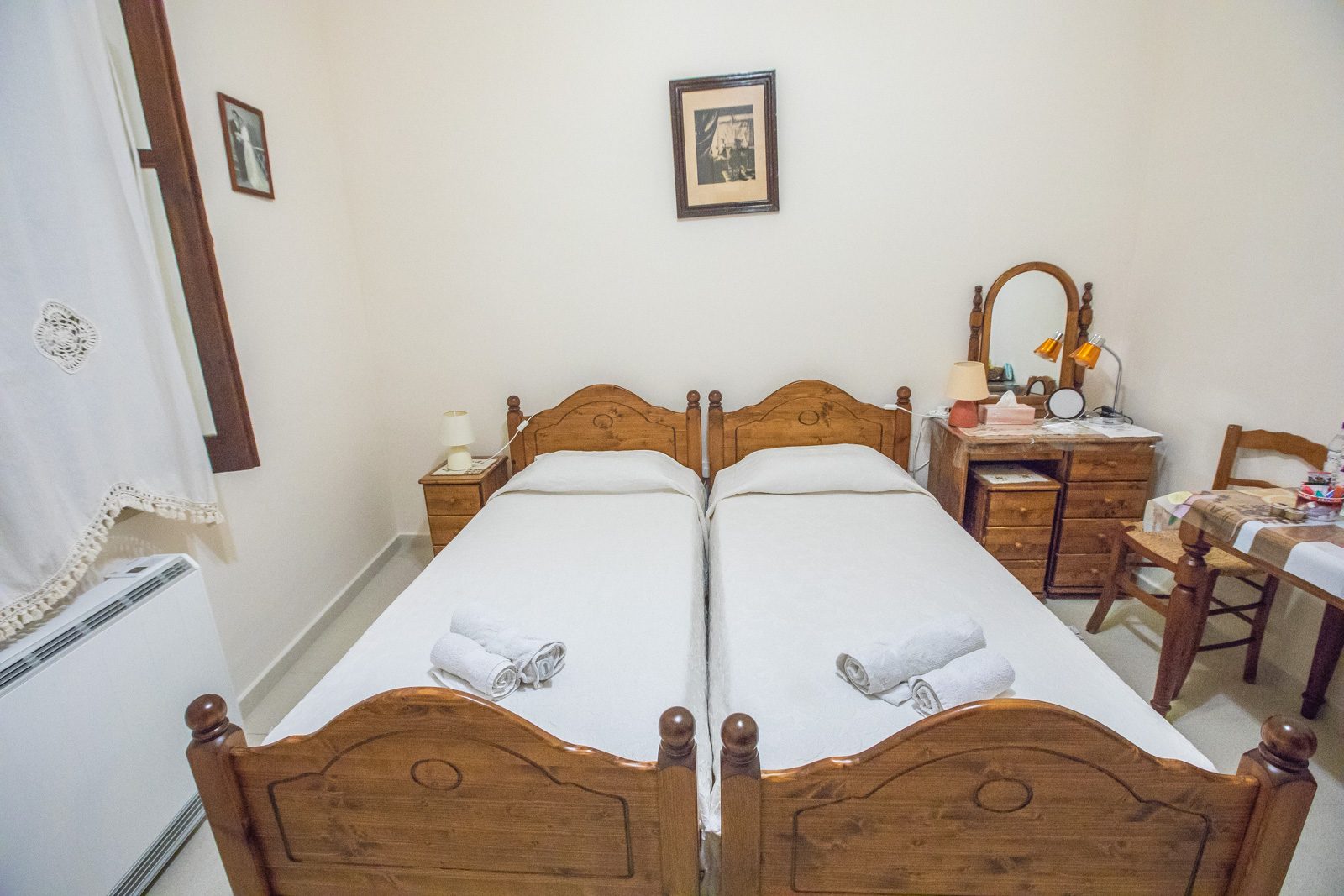 Studio with View thumbnail 6